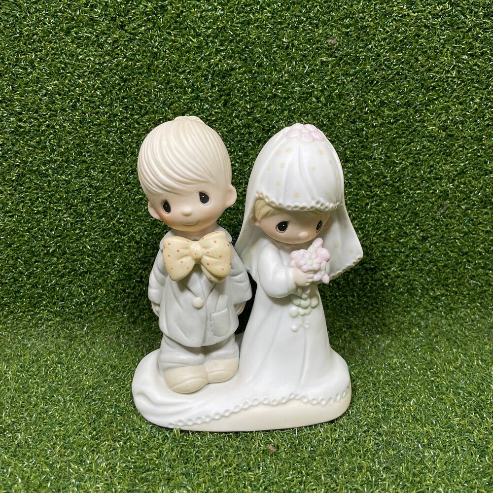 Precious Moments Bride & Groom The Lord Bless You and Keep You Wedding Figurine